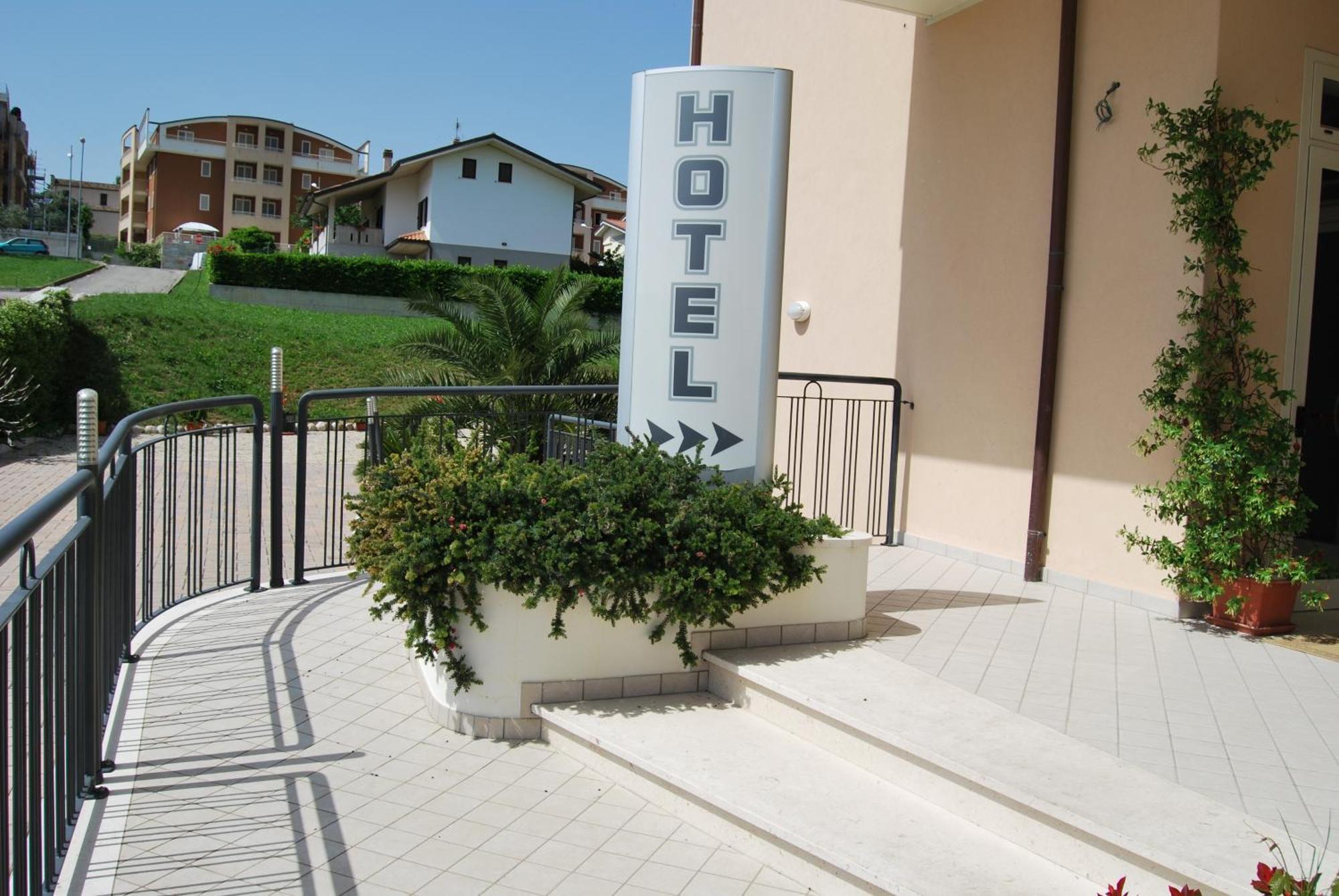 Hotel Europa Nereto Dış mekan fotoğraf