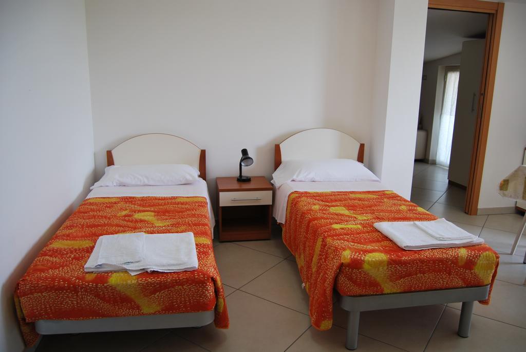 Hotel Europa Nereto Oda fotoğraf