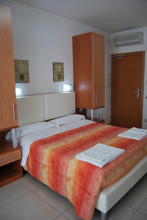 Hotel Europa Nereto Oda fotoğraf